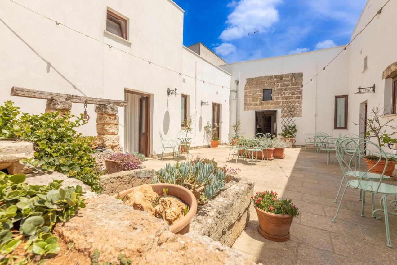 Courtyard With Pool Villa Racale Bagian luar foto